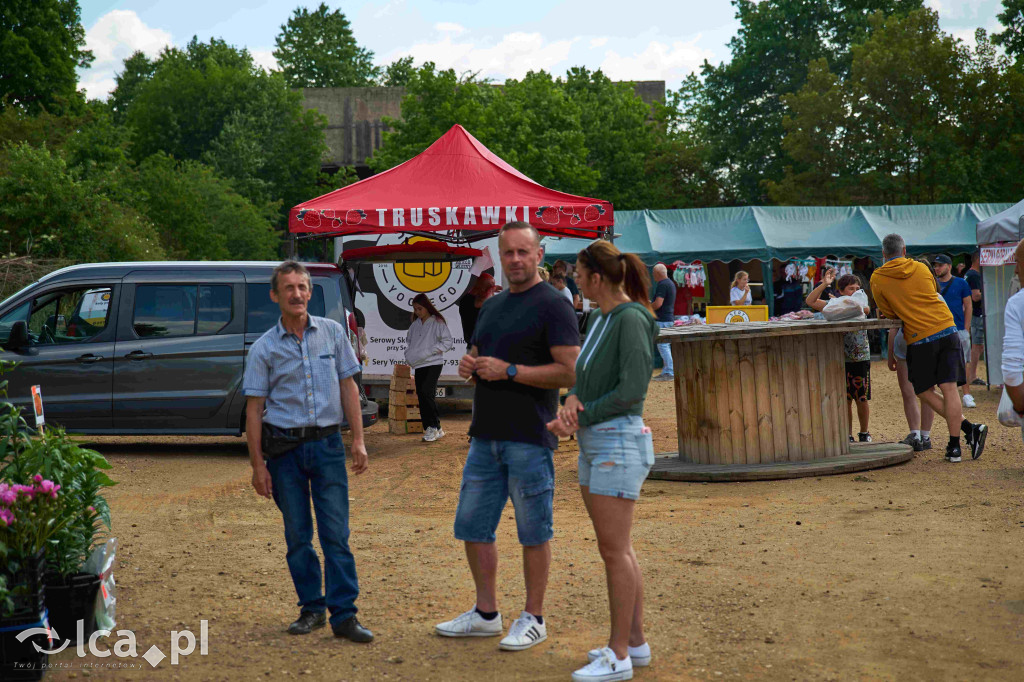 Lokalne smaki i tłumy na straganach!