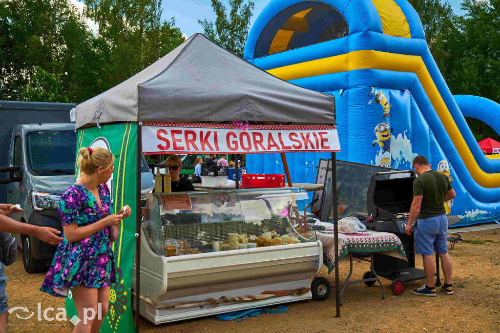 Lokalne smaki i tłumy na straganach!