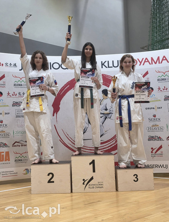 Legniccy karatecy z Hodany z medalami