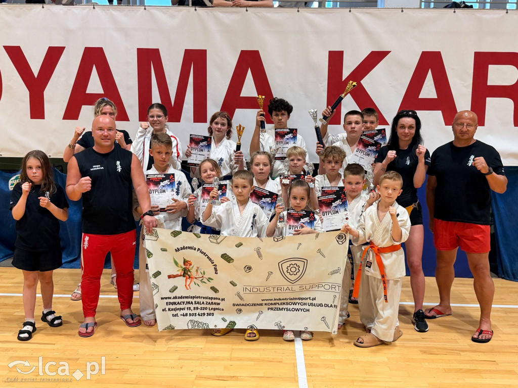 Legniccy karatecy z Hodany z medalami