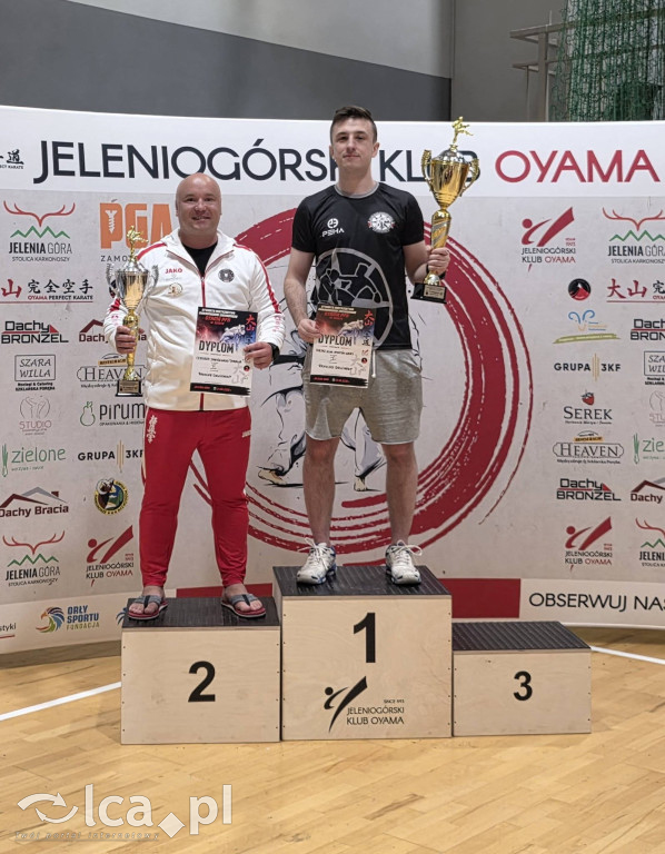 Legniccy karatecy z Hodany z medalami