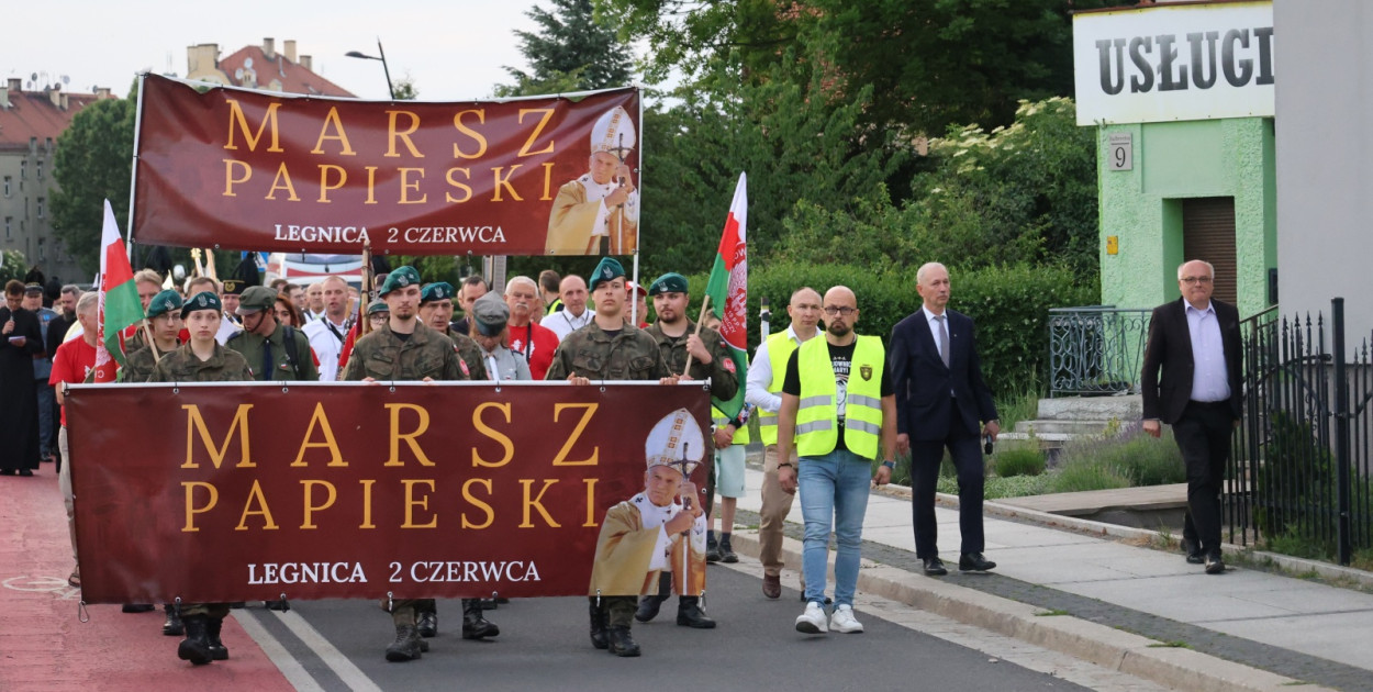 Legniczanie uczcili Jana Pawła II marszem pamięci