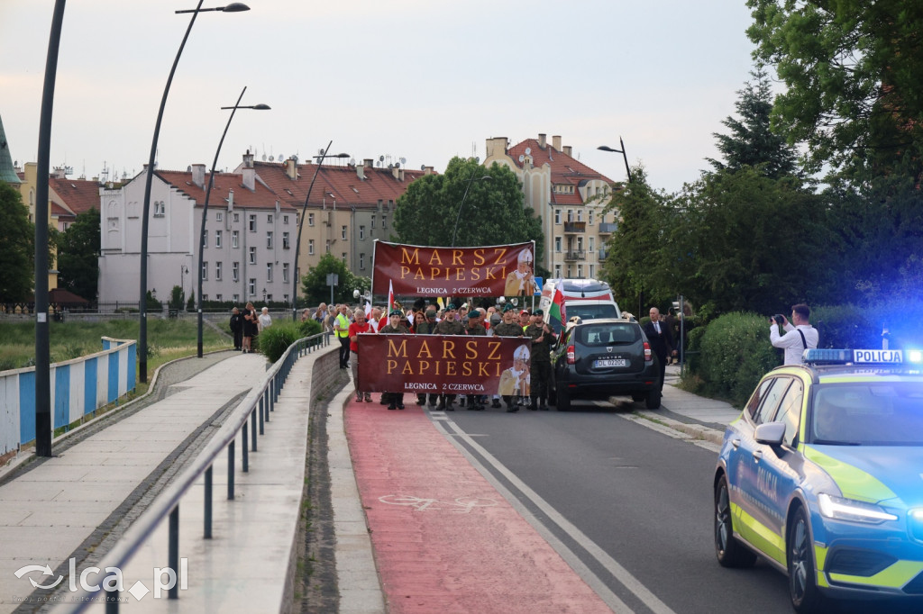 Legniczanie uczcili Jana Pawła II marszem pamięci
