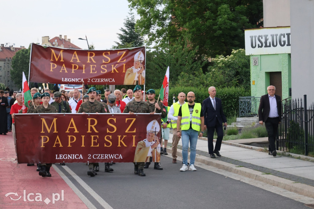 Legniczanie uczcili Jana Pawła II marszem pamięci