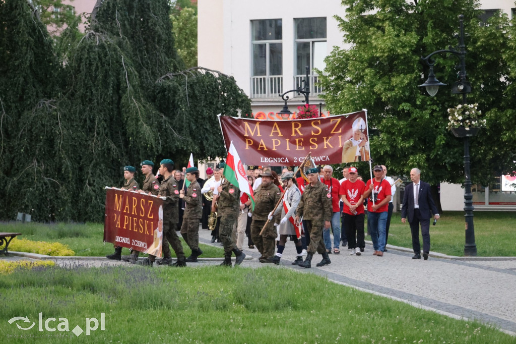 Legniczanie uczcili Jana Pawła II marszem pamięci