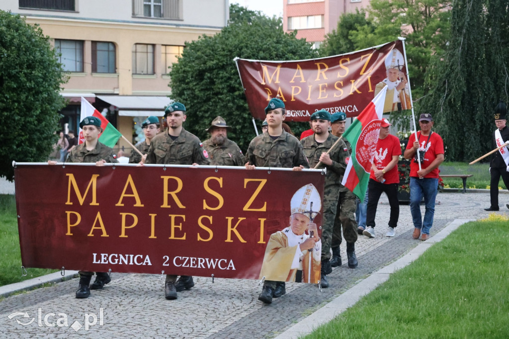 Legniczanie uczcili Jana Pawła II marszem pamięci