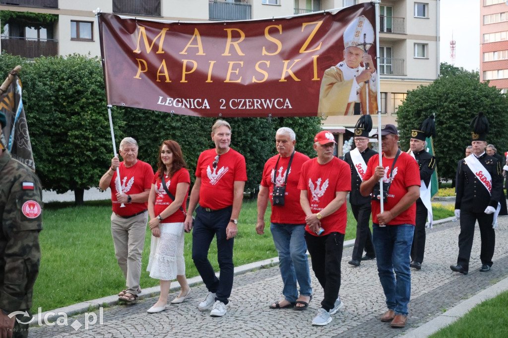 Legniczanie uczcili Jana Pawła II marszem pamięci