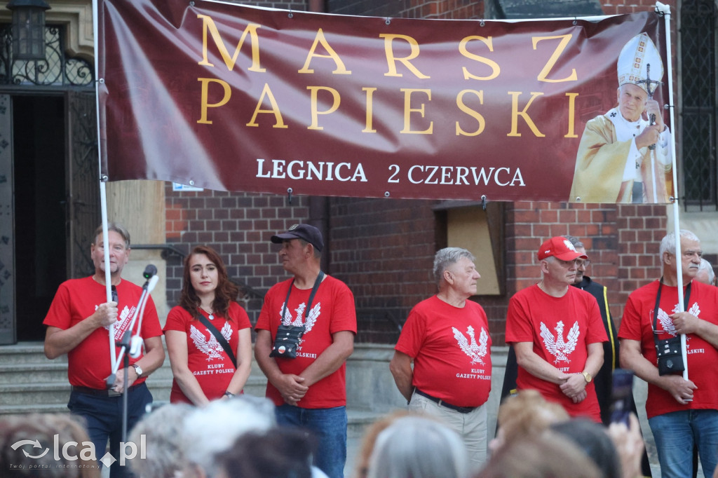Legniczanie uczcili Jana Pawła II marszem pamięci