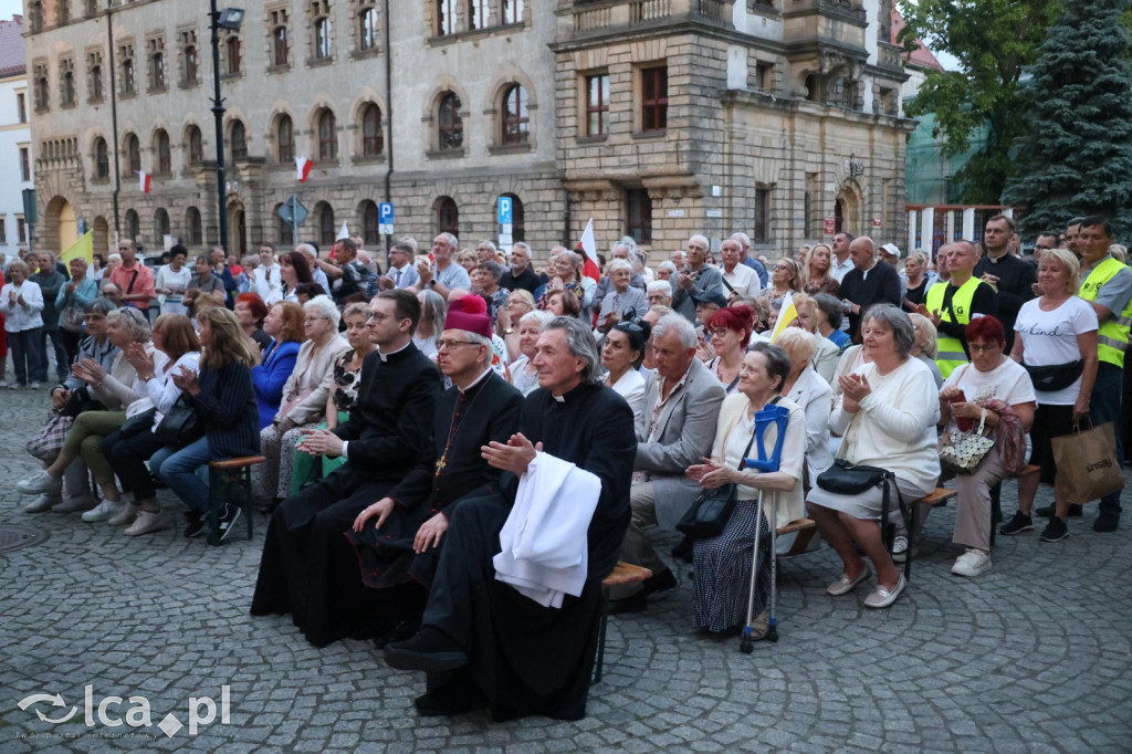 Legniczanie uczcili Jana Pawła II marszem pamięci