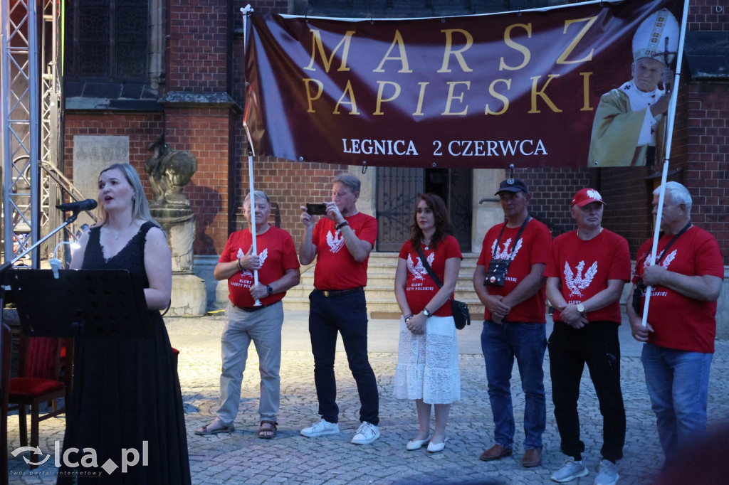 Legniczanie uczcili Jana Pawła II marszem pamięci