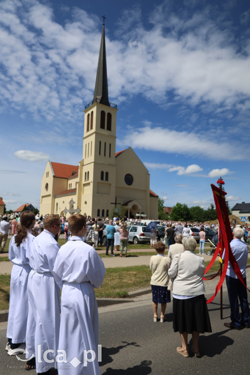Wspólna procesja połączyła dwie parafie