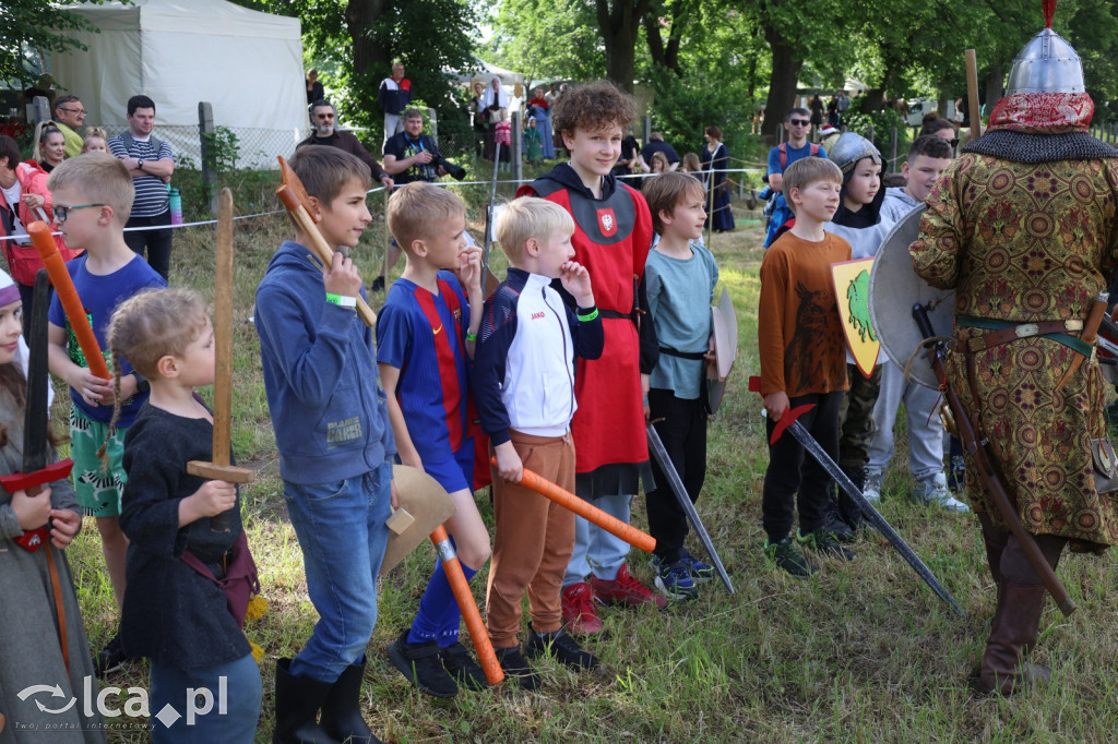 Najmłodsi stanęli w szranki z rycerzami