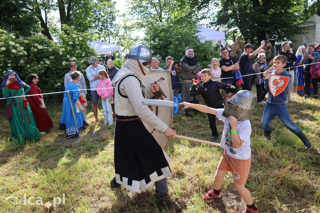 Najmłodsi stanęli w szranki z rycerzami