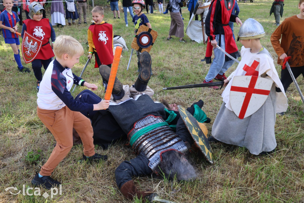 Najmłodsi stanęli w szranki z rycerzami