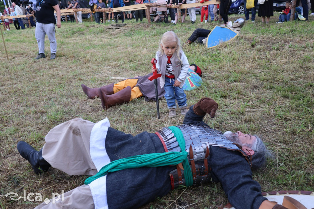 Najmłodsi stanęli w szranki z rycerzami