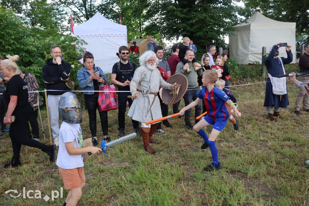 Najmłodsi stanęli w szranki z rycerzami