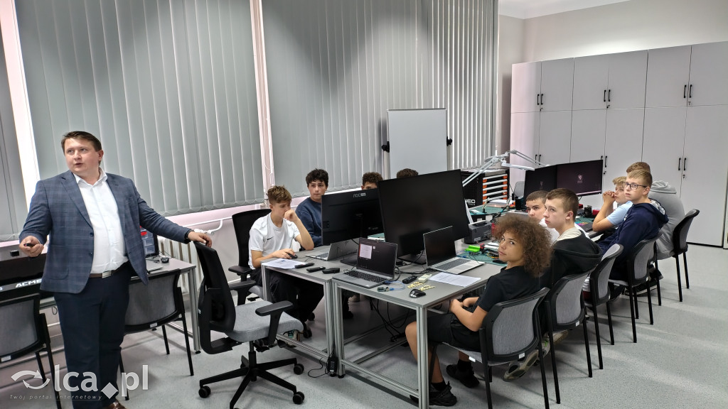 „Szesnastka” stawia na nowe technologie
