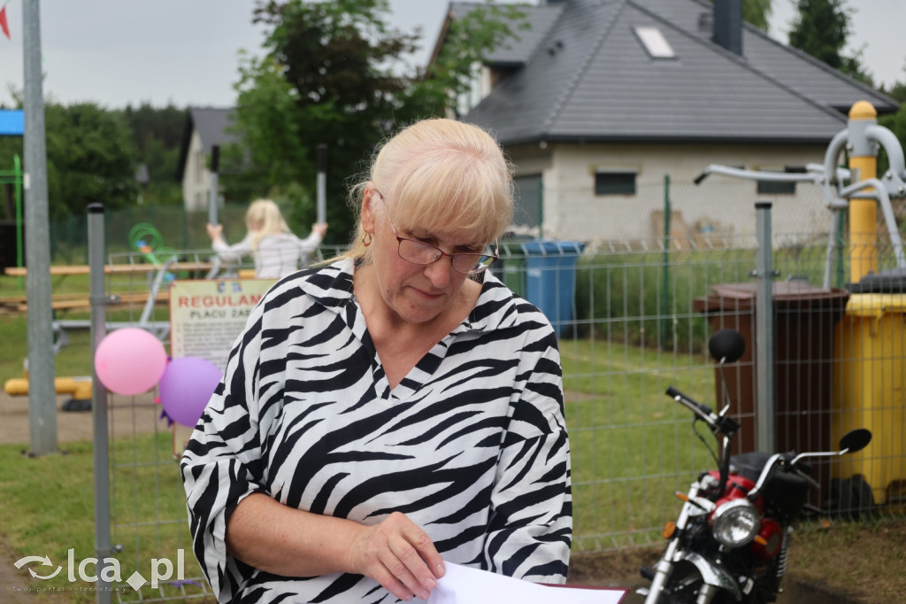 Najpierw lepili, potem wspólnie ucztowali