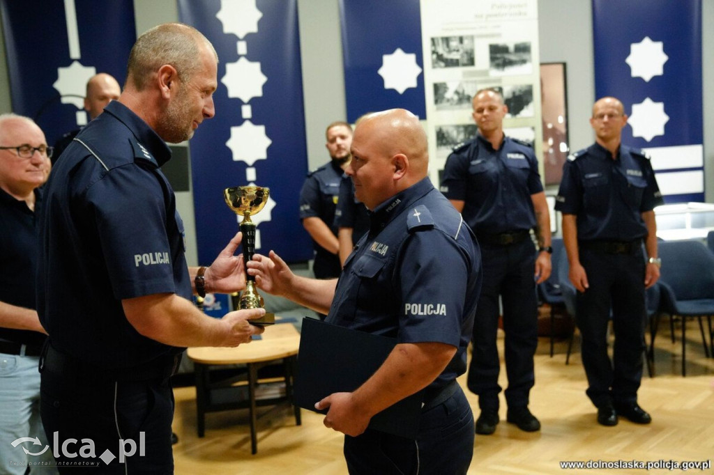 Legnicki policjant i pies TREM na podium
