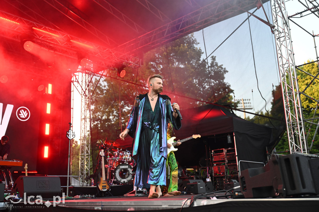 Łąki Łan dali show pełne żywiołu