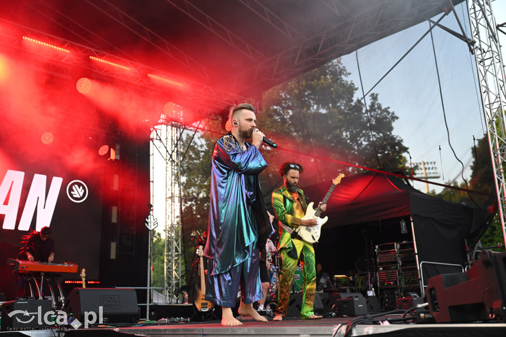 Łąki Łan dali show pełne żywiołu