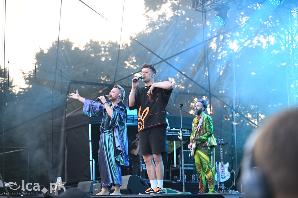 Łąki Łan dali show pełne żywiołu