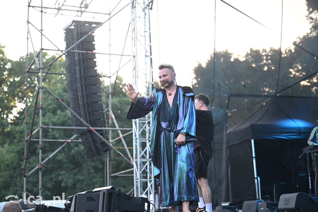 Łąki Łan dali show pełne żywiołu