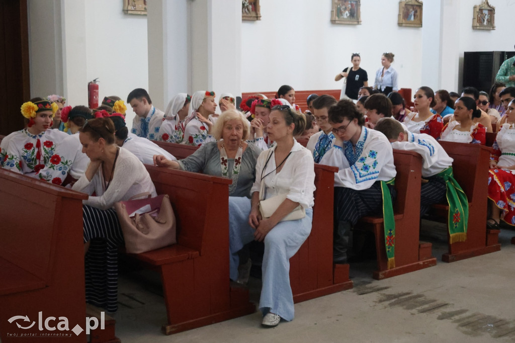 Świat pod Kyczerą w kościele
