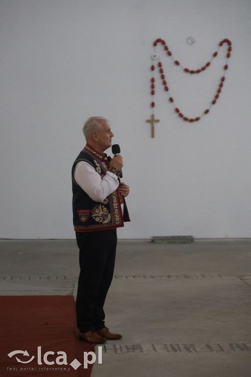 Świat pod Kyczerą w kościele