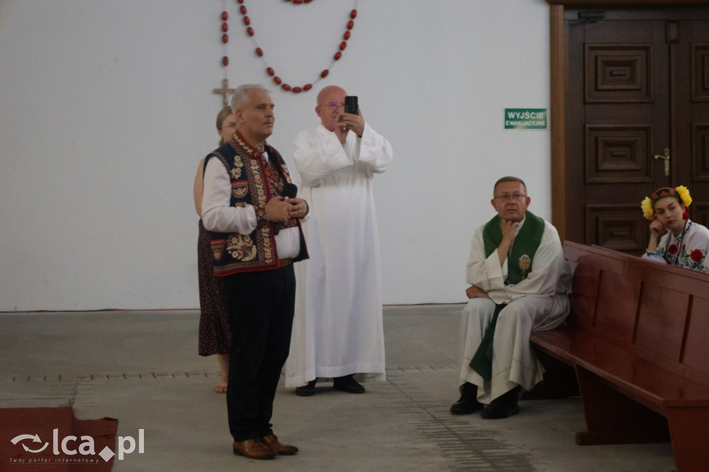 Świat pod Kyczerą w kościele