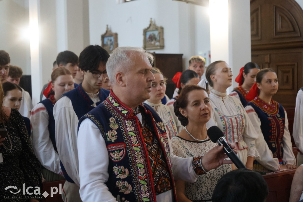 Świat pod Kyczerą w kościele