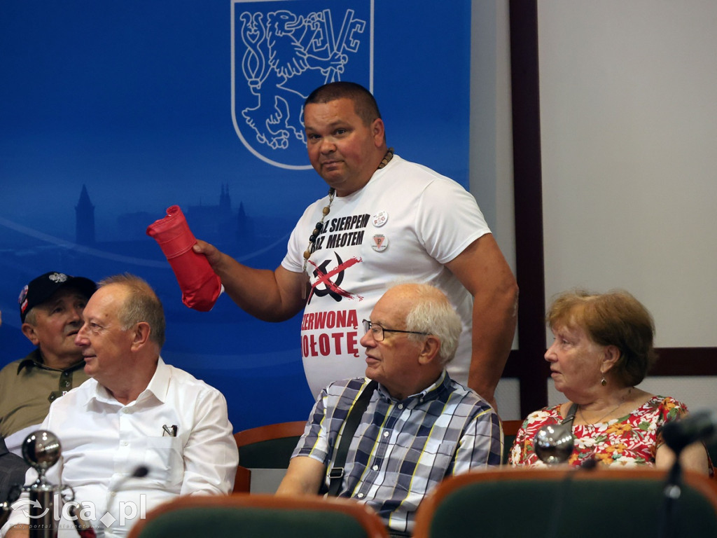 Kupaj z wotum zaufania. Na sali wrzało