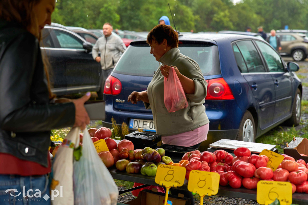 Targowisko w Bartoszowie pełne lokalnych smaków