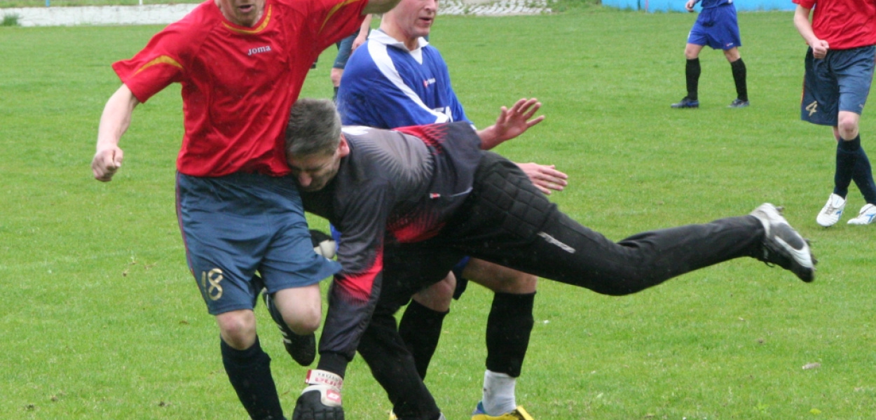 Konfeks wygrał z Iskrą