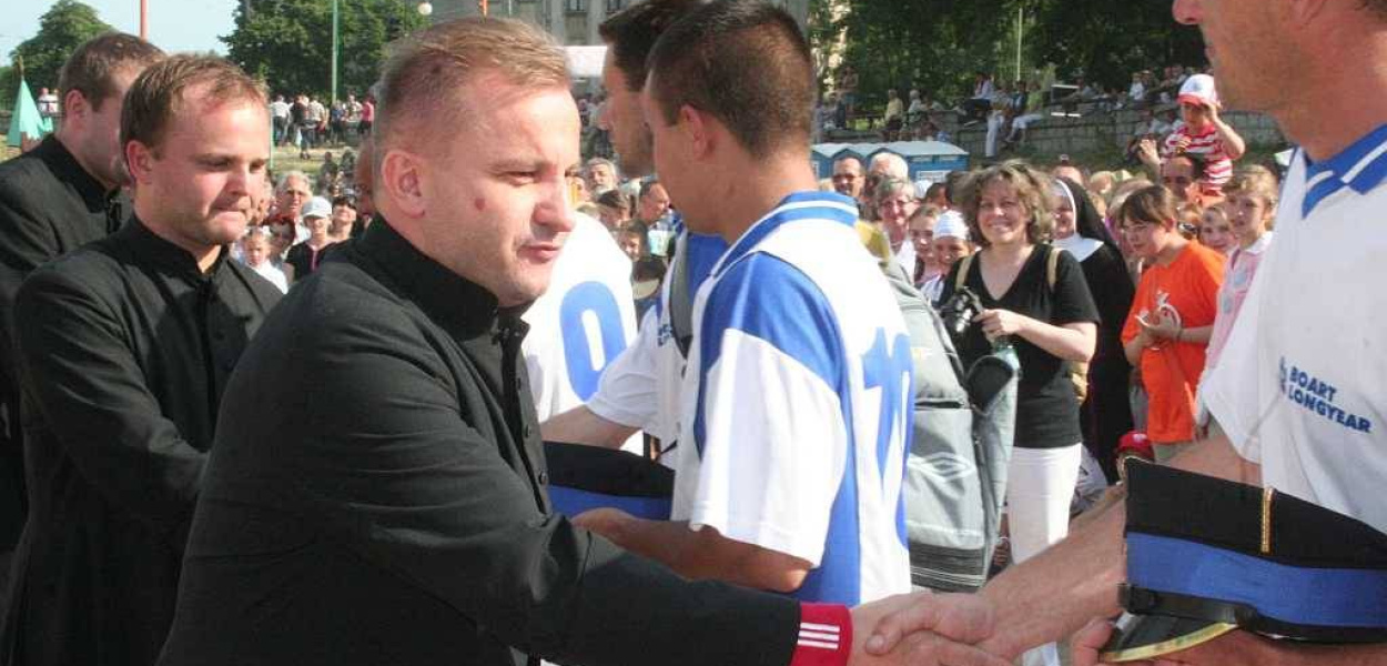 Nasi księża kopią najlepiej