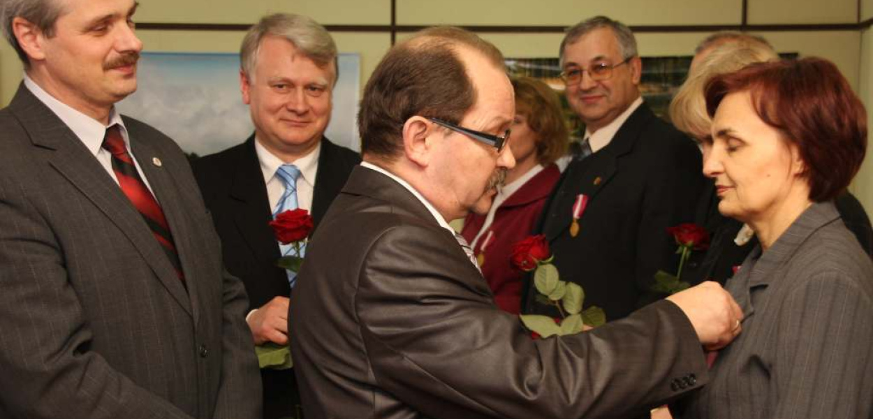 Odznaczyli powiatowych urzędników