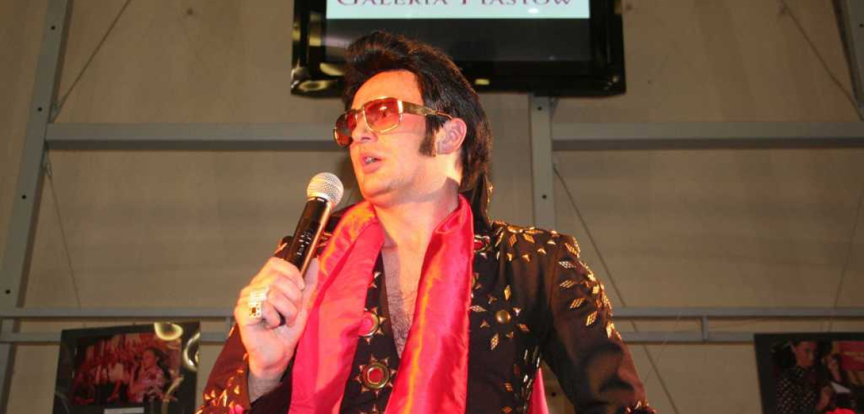 Elvis i czerwone goździki