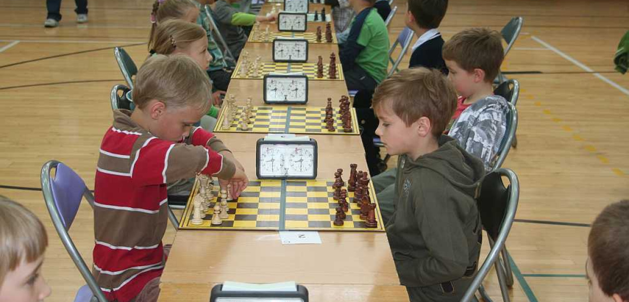 Grali w szachy „U Piasta”