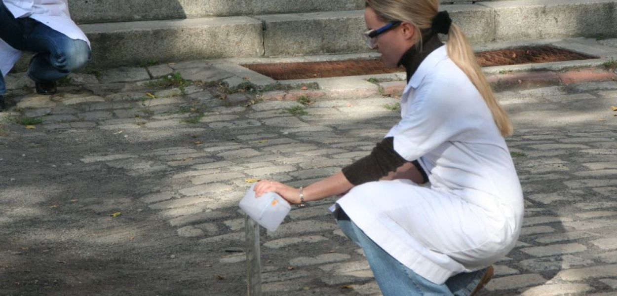 Chemiczny gejzer eksperymentów 