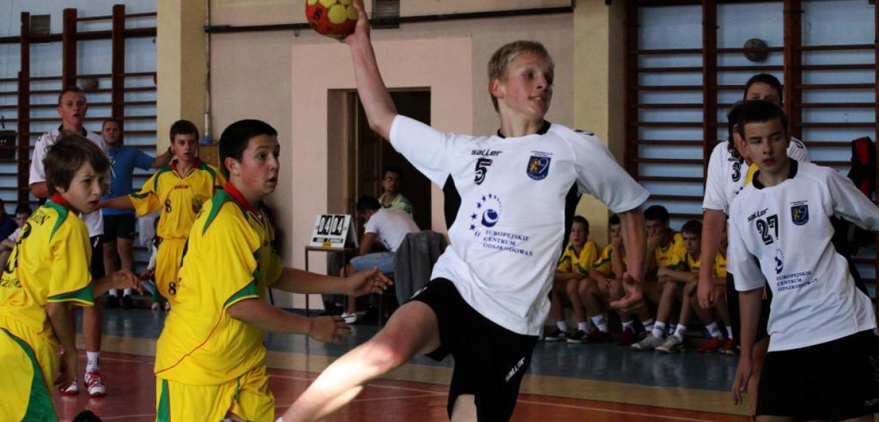 Młodzicy Dziewiątki lepsi od Żagwi