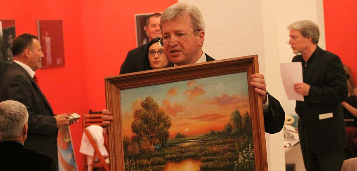 Zlicytowano koniak od Pawlaka