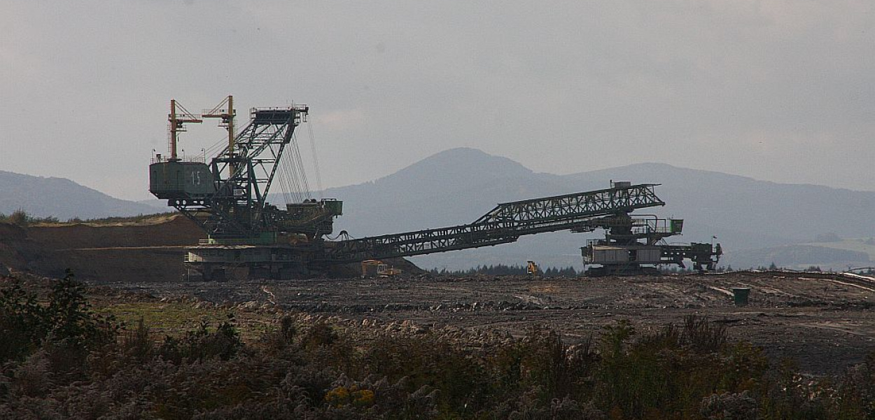 Żyją nad wielką dziurą i sobie chwalą