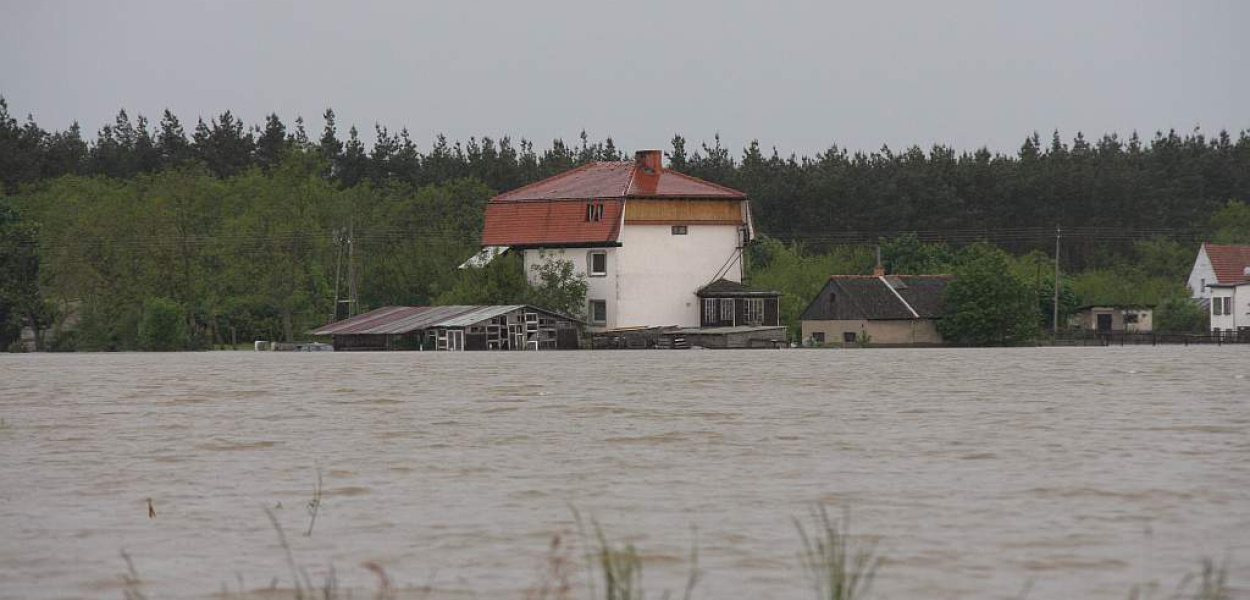 Wały nie wytrzymały. Woda w Kwiatkowicach