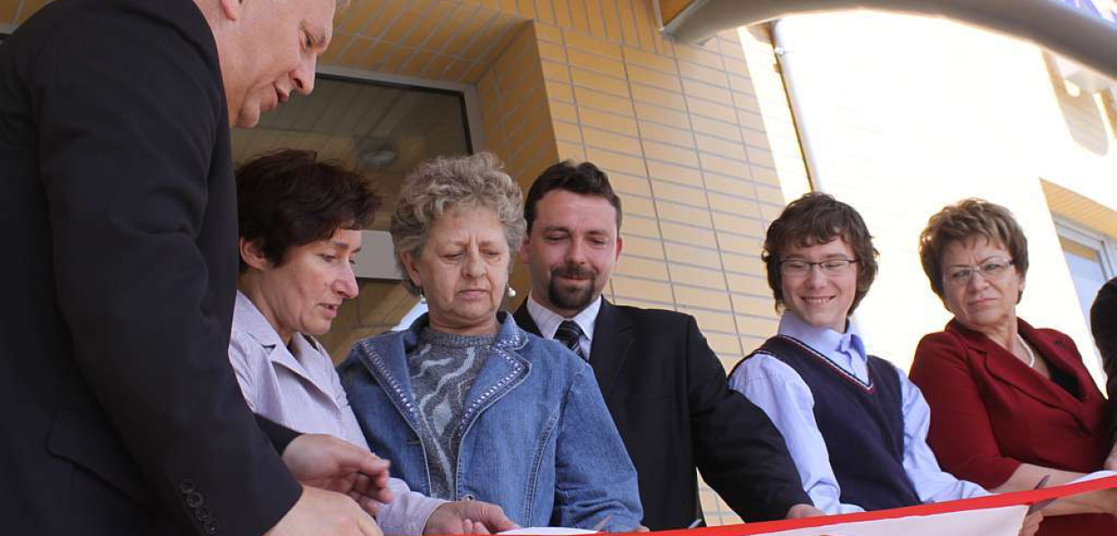 Basen “Delfinek” już otwarty