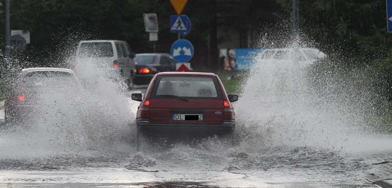Legniccy strażacy pomagają w Bogatyni