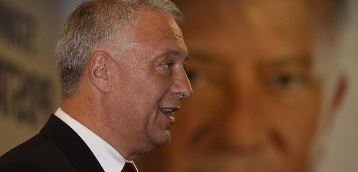 Krzakowski ruszył po pełną władzę