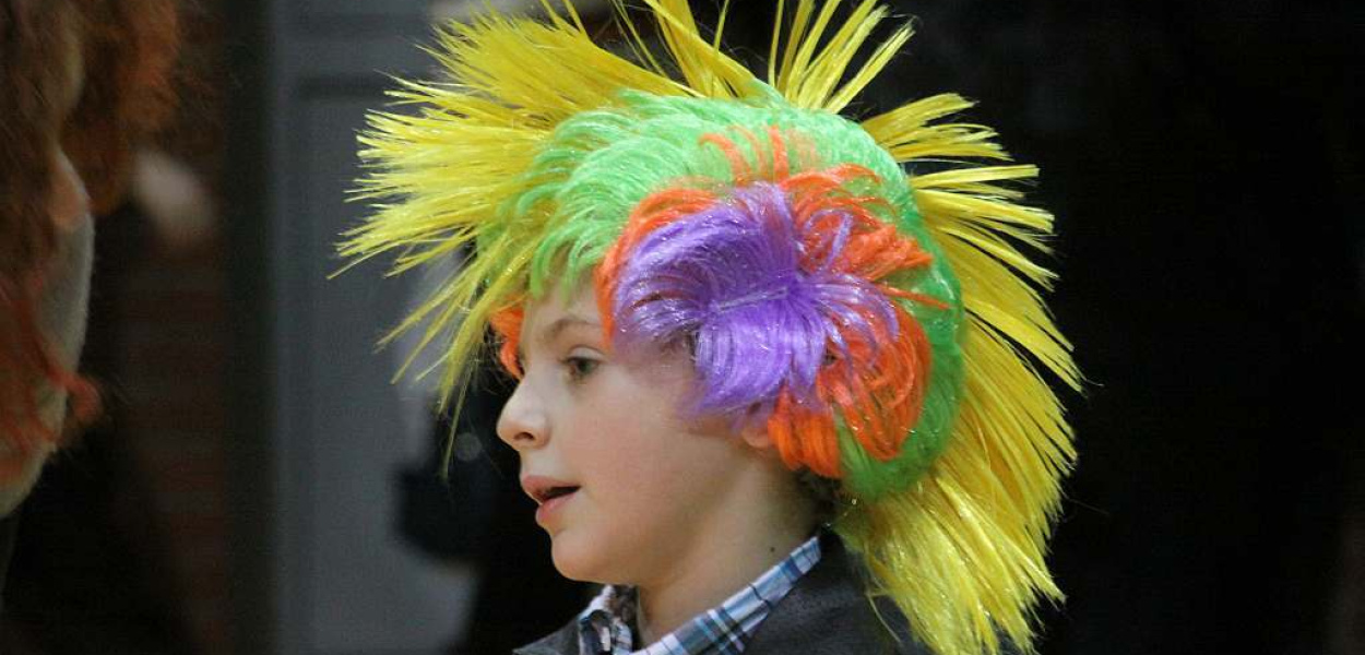 Bal karnawałowy w „dwudziestce”