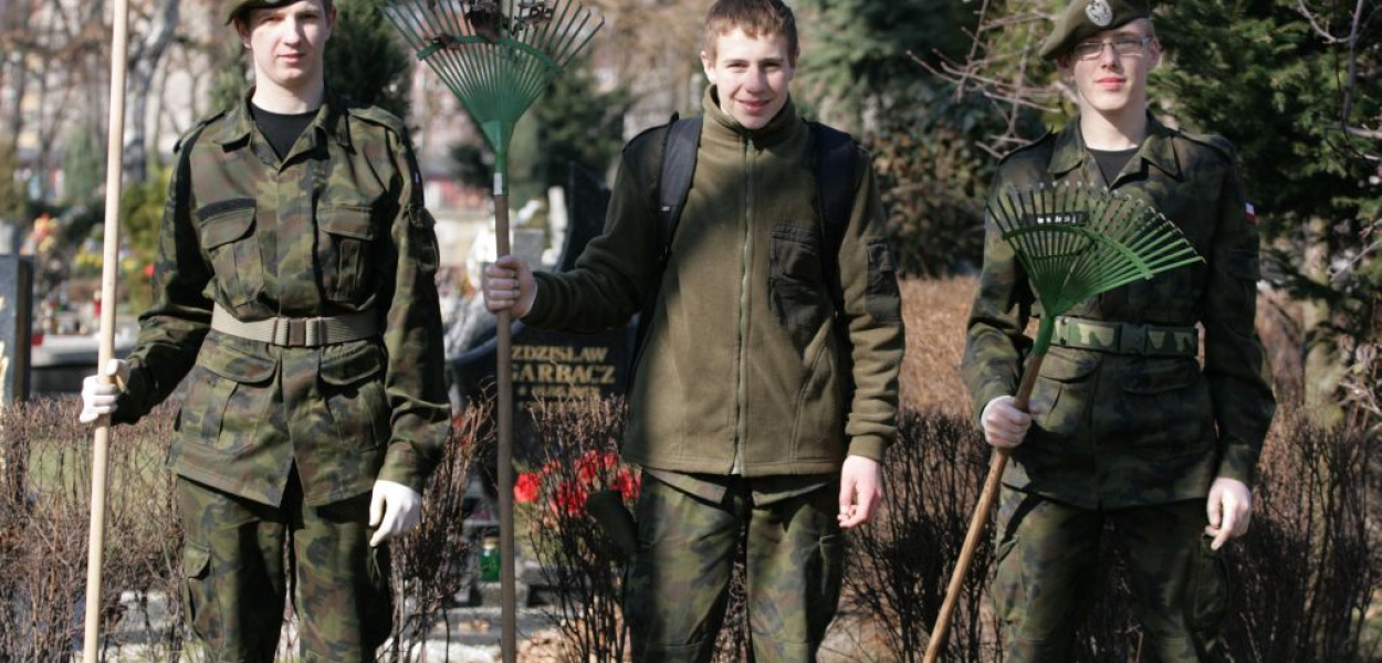 Uczniowie wagarowali i pracowali