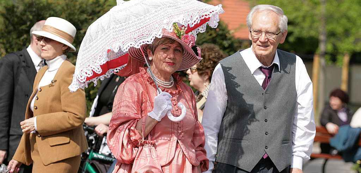 I Święto kwiatów i tańca