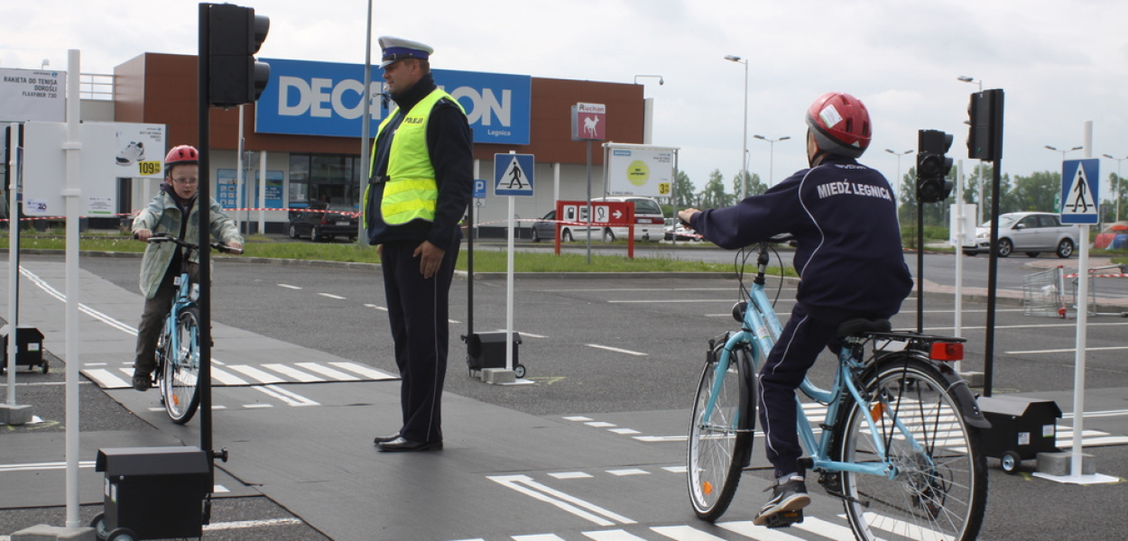Miasteczko ruchu drogowego pod Auchanem 